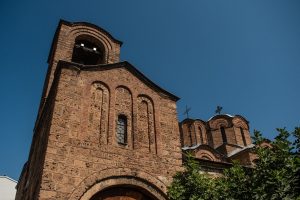 Fasada srpskog manastira Bogorodice Ljeviške u Prizrenu