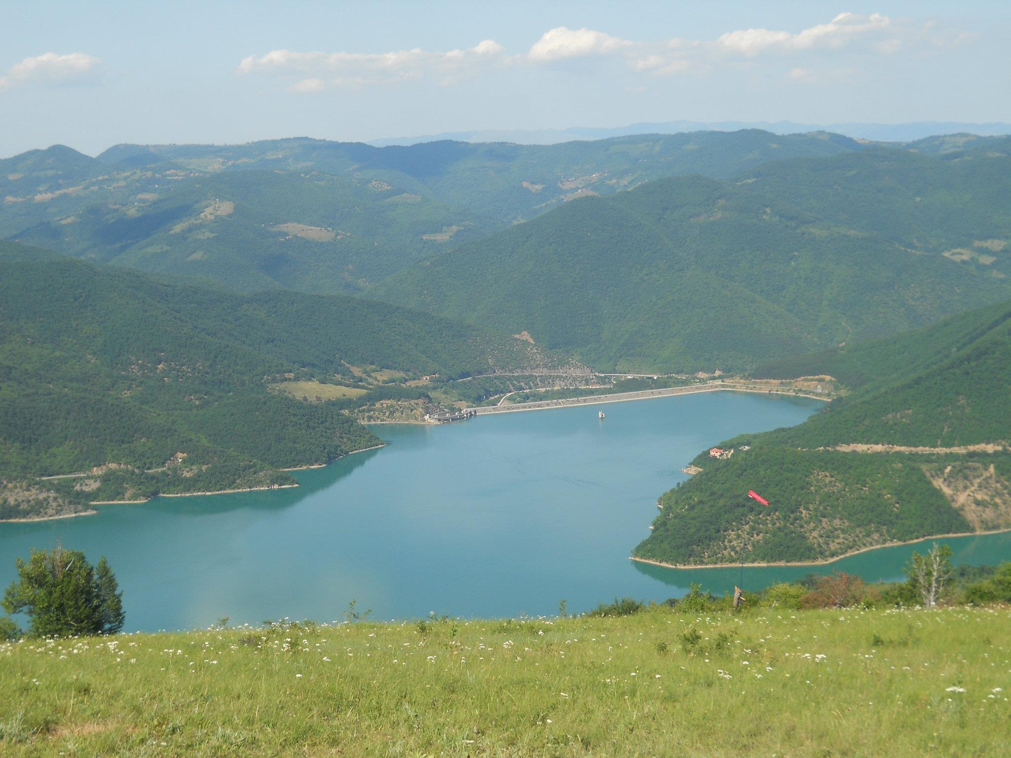 Jezero Gazivode kao veštačka akumulasija za potrebe navodnjavanja ravnica na Kosovu I Metohiji u sistemu Ibar Lepenac u svom osnivanju potopljeno je mnogo Srpskih sela Ibarskog kolašina ali i dvori Jelene Anžujske